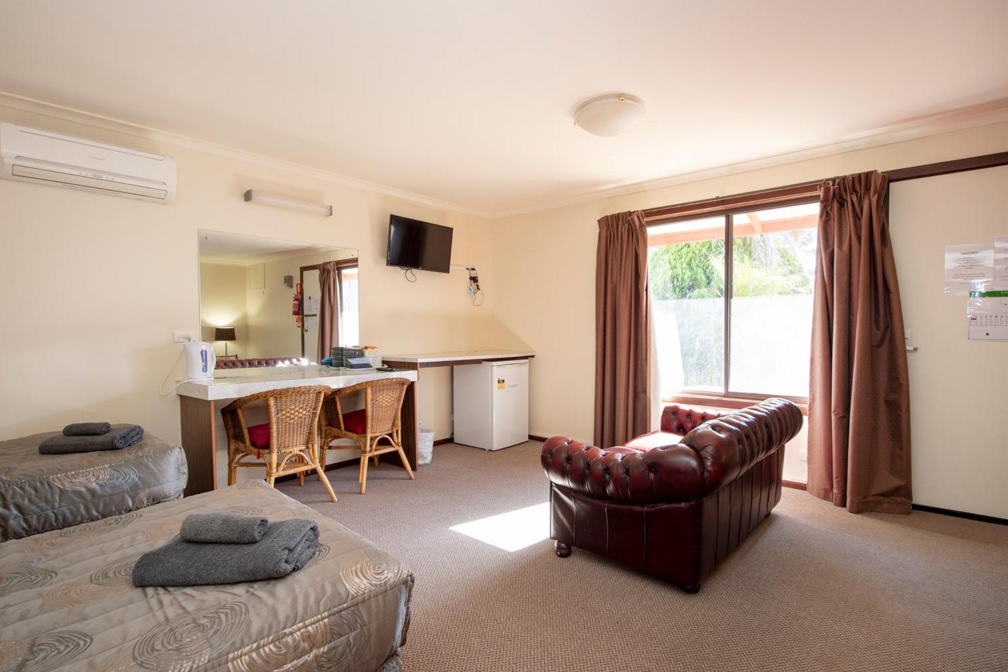 Ardrossan Hotel Motel ภายนอก รูปภาพ